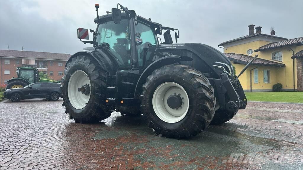 Valtra Q305 Traktory