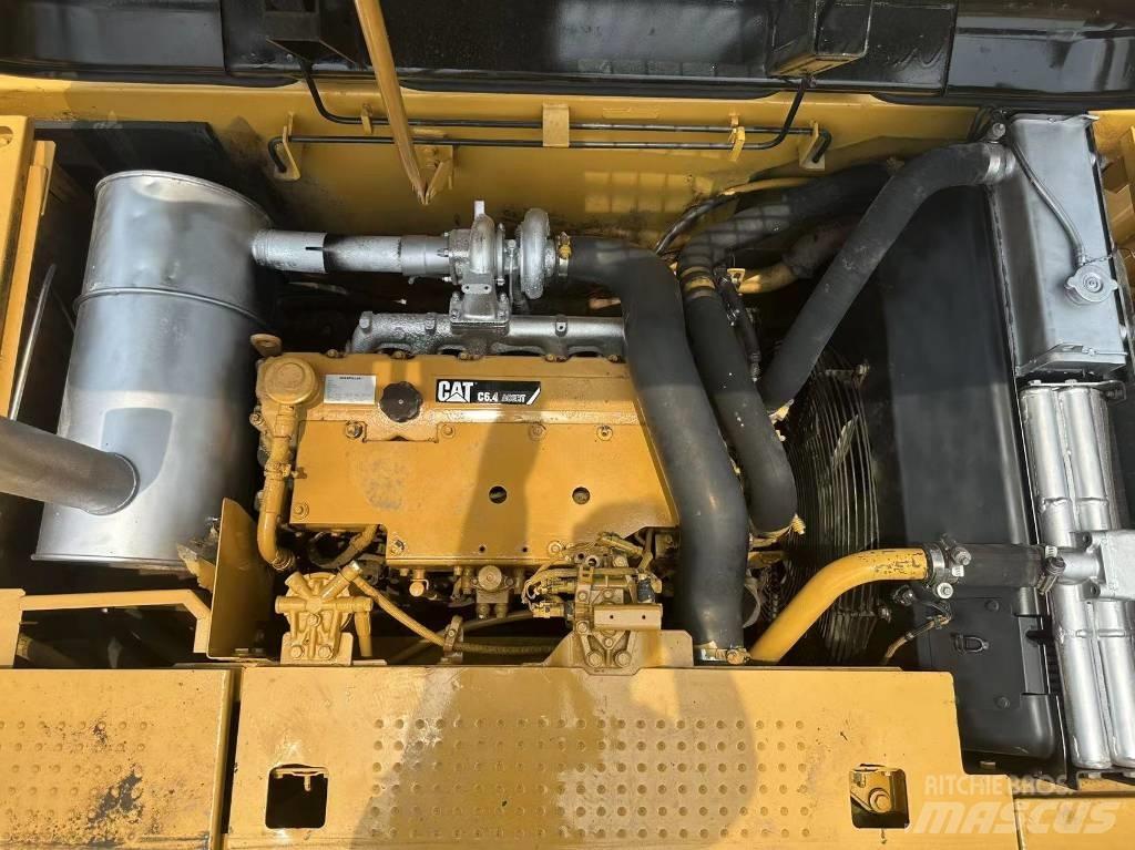 CAT 320 D Pásové rýpadlá