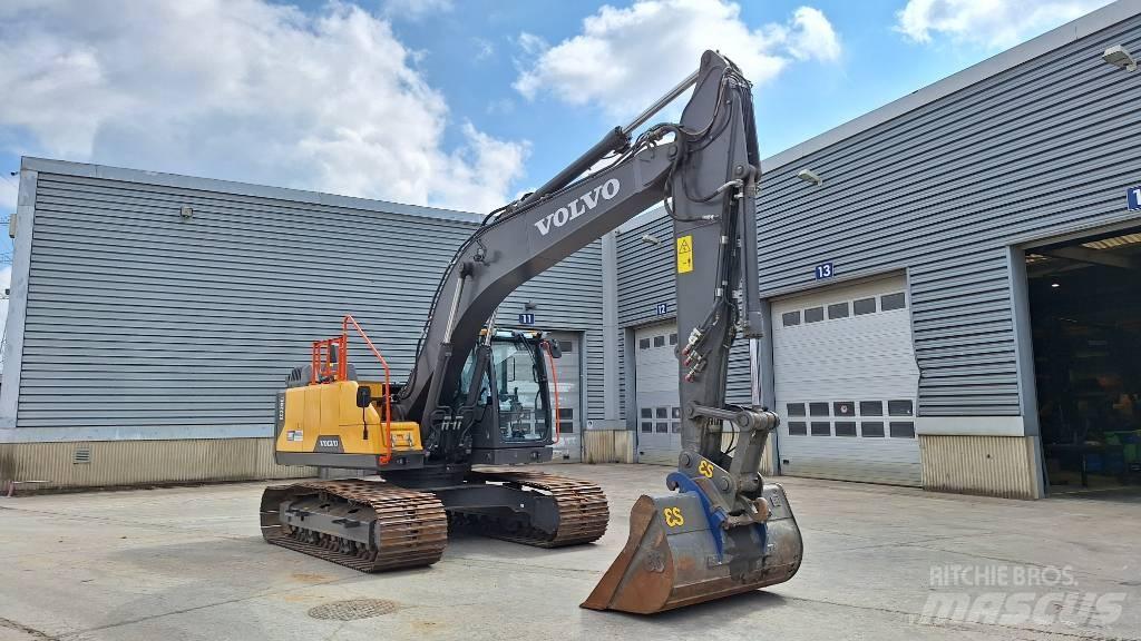 Volvo EC220E Pásové rýpadlá