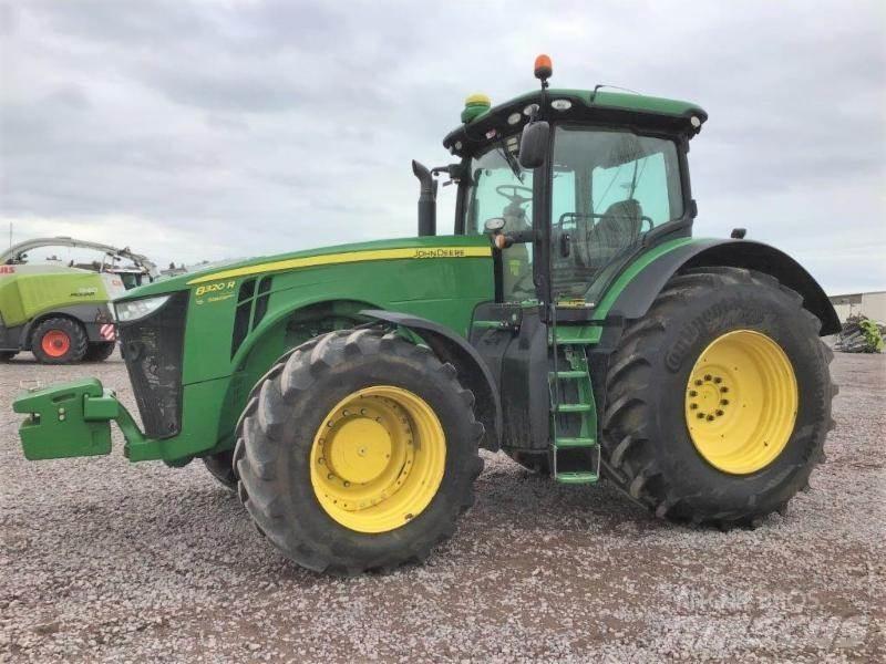 John Deere 8320 R Traktory