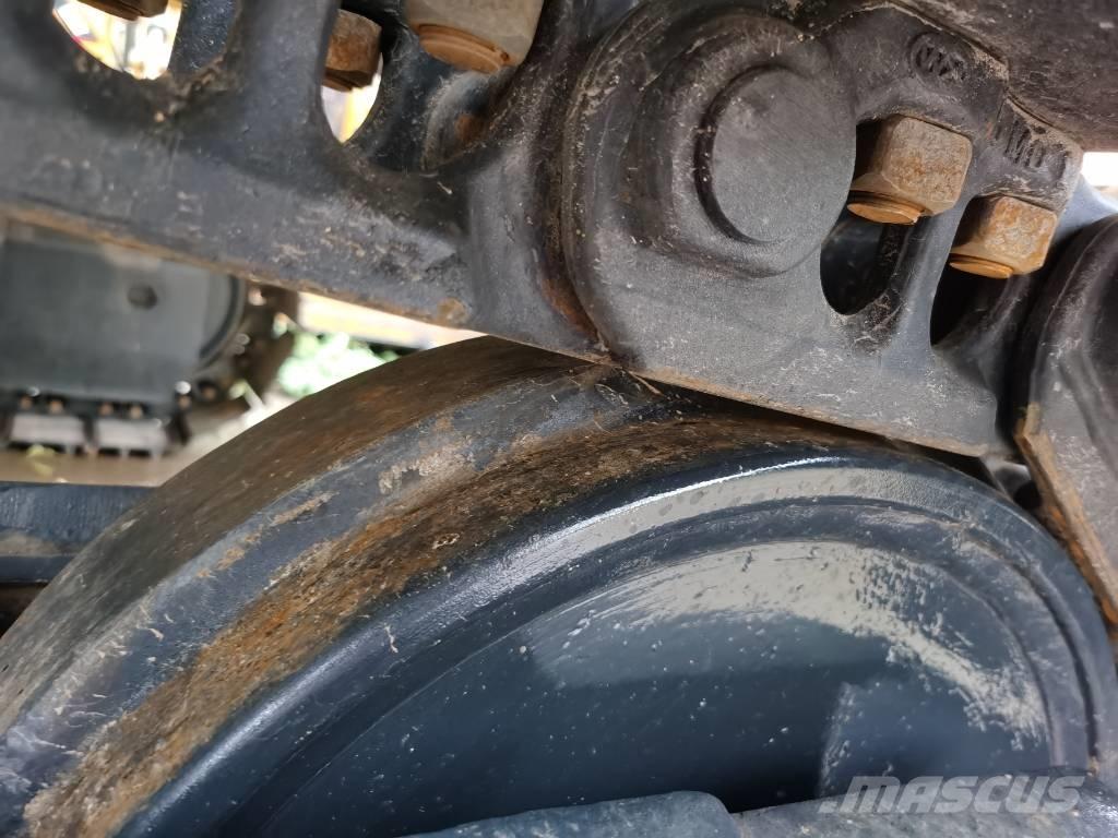 Komatsu PC 220-7 Pásové rýpadlá