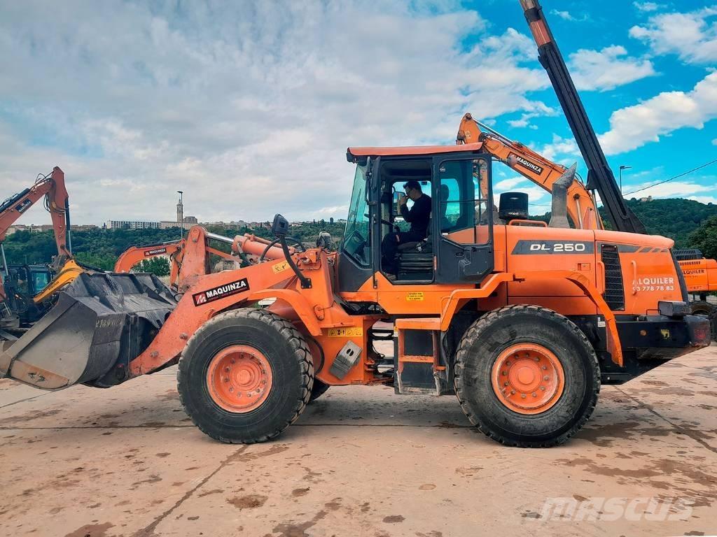 Doosan DL 250-3 Kolesové nakladače