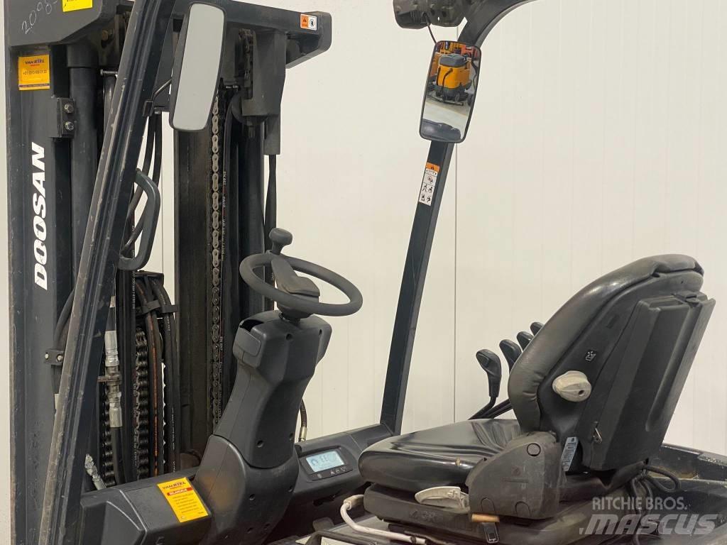 Doosan B35X-7 Akumulátorové vozíky