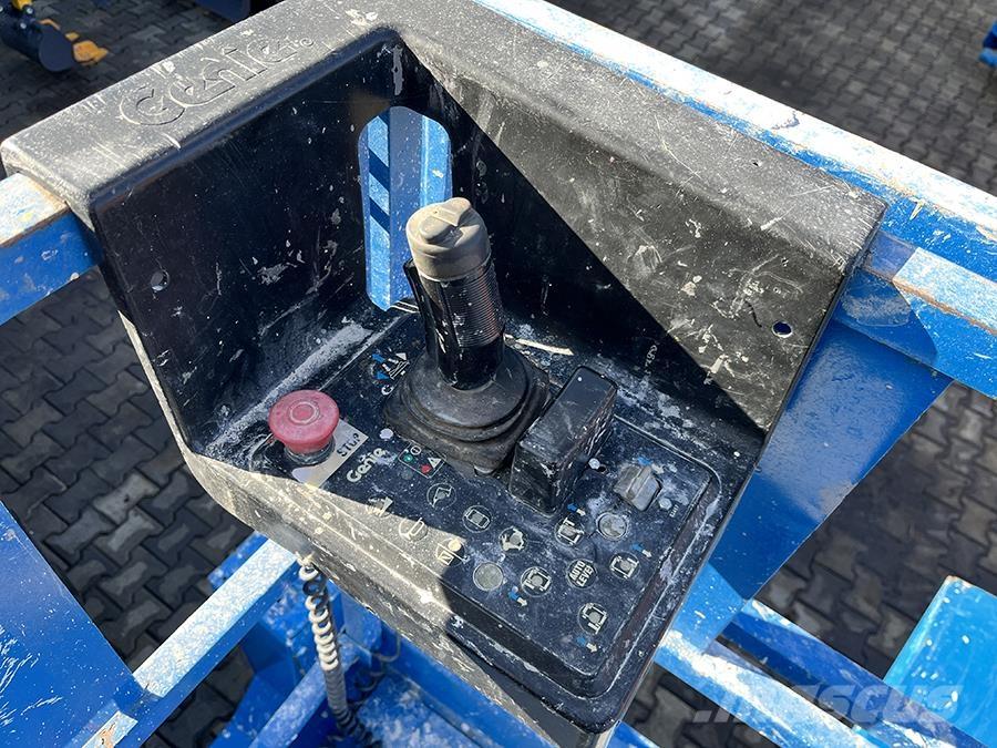 Genie GS-3268 Nožnicové zdvíhacie plošiny