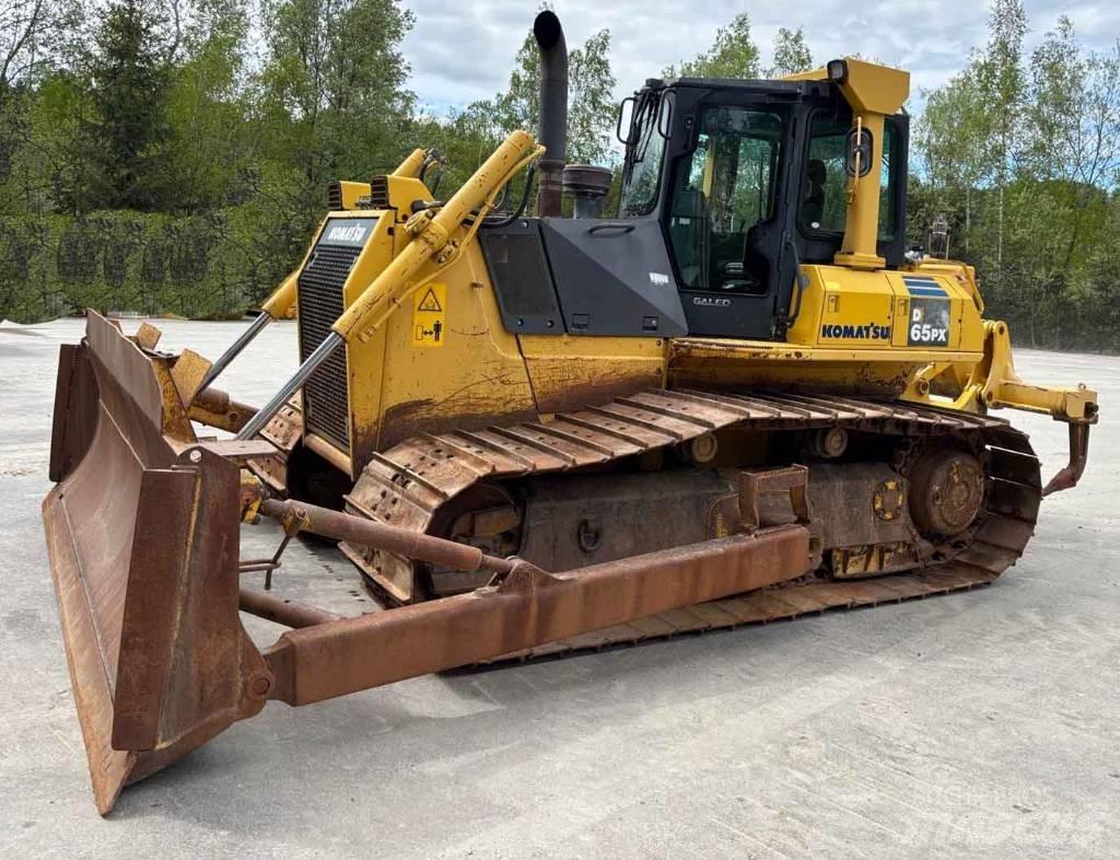 Komatsu D 65 PX-15 Pásové dozéry