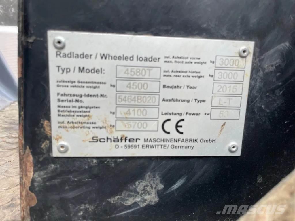 Schäffer 4580T Teleskopické kolesové nakladače