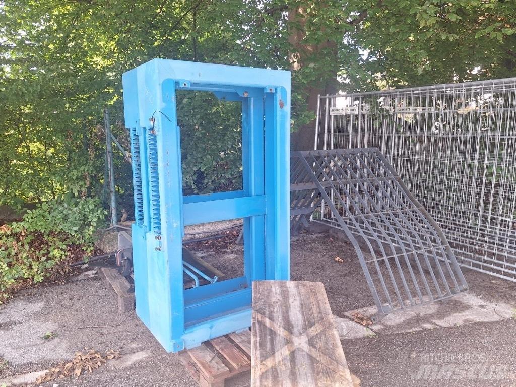 Fuchs MHL 434 Stroje pre manipuláciu s odpadom