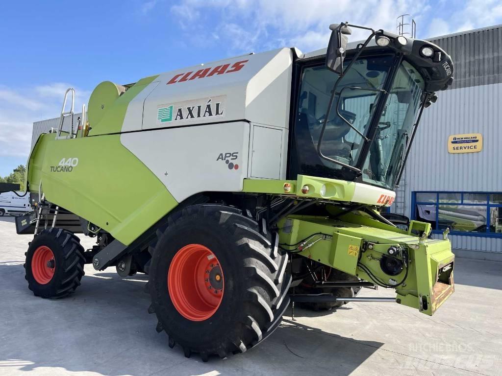 CLAAS Tucano 440 Kombinované zberacie stroje