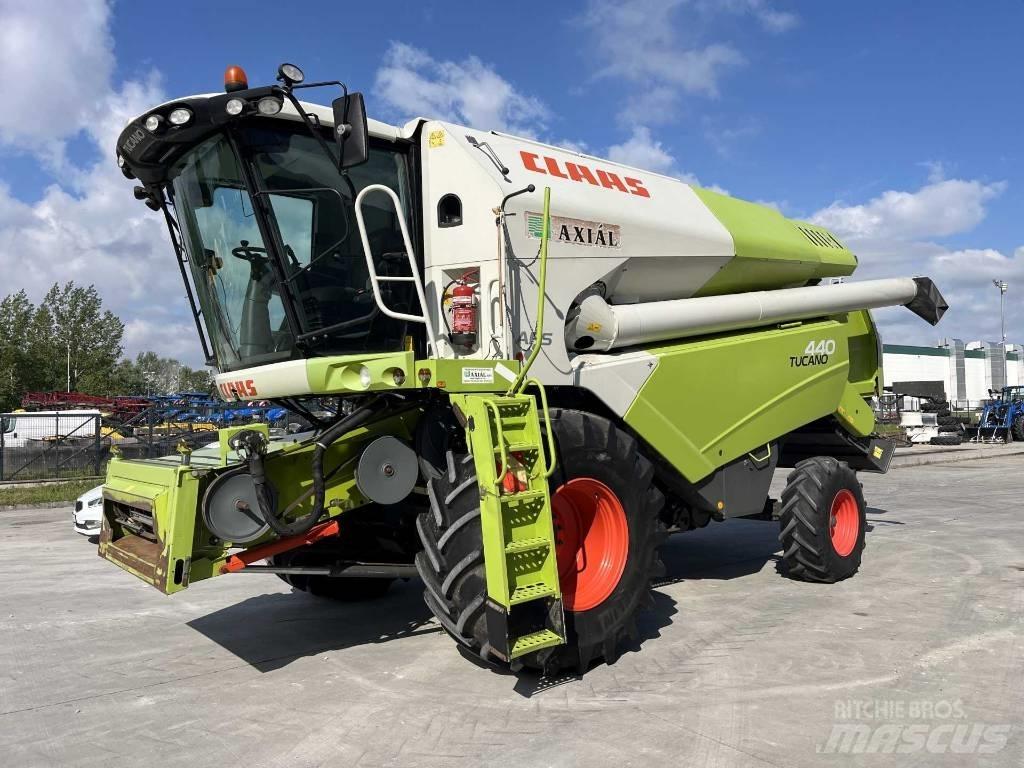 CLAAS Tucano 440 Kombinované zberacie stroje