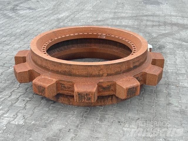 CAT 6040 SPROCKET Pásy, reťaze a podvozok