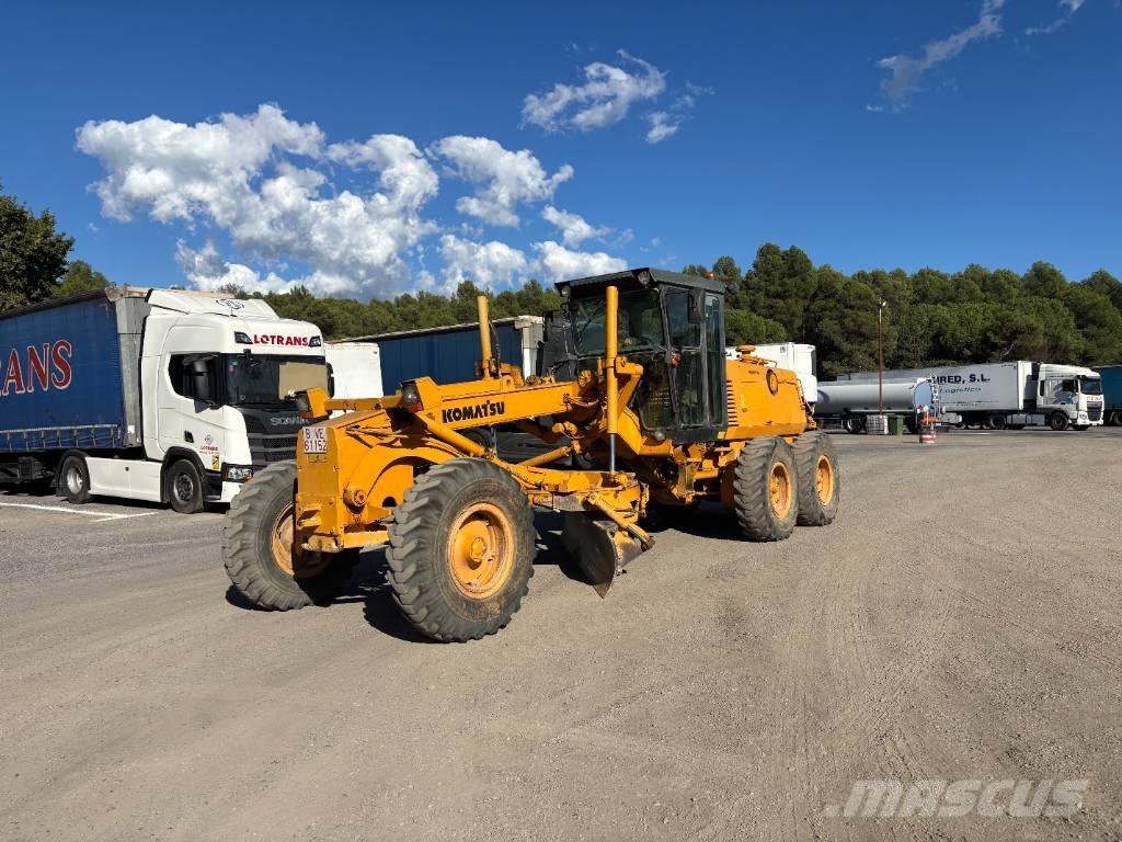 Komatsu GD 530 A Grejdery