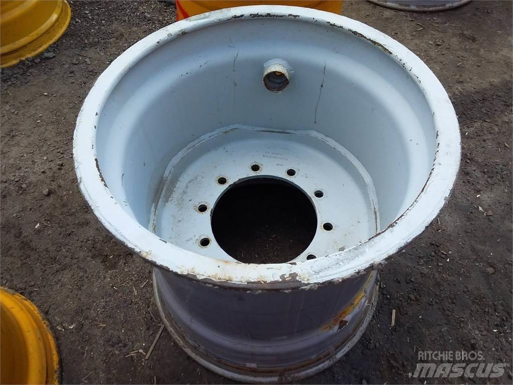 Valmet 801 24x26,5 Pneumatiky, kolesá a ráfiky