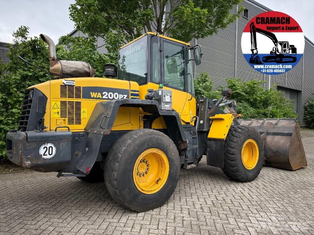 Komatsu WA 200 PZ-6 Kolesové nakladače