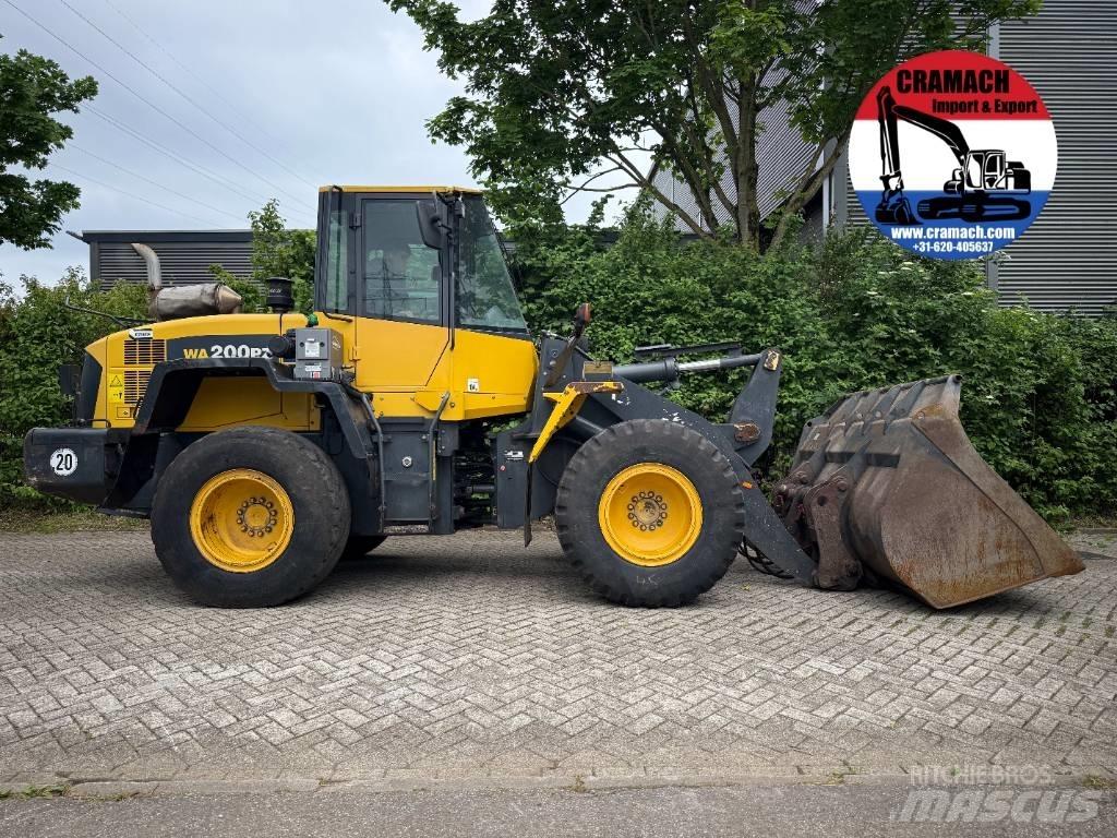 Komatsu WA 200 PZ-6 Kolesové nakladače
