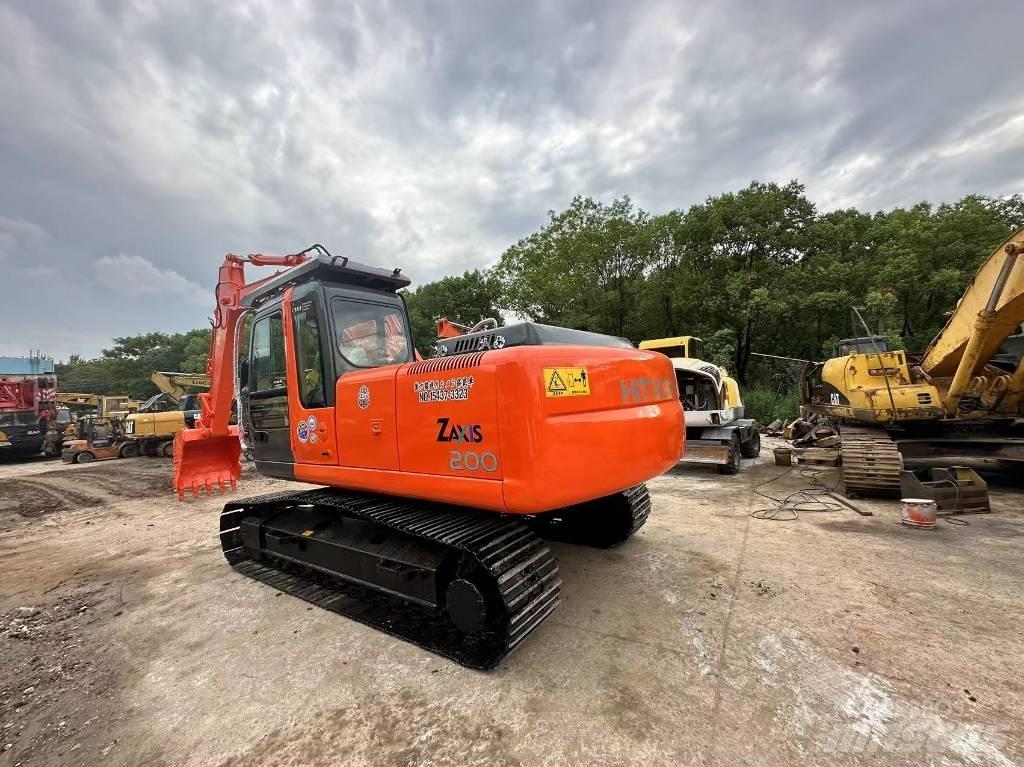 Hitachi ZX200 Pásové rýpadlá
