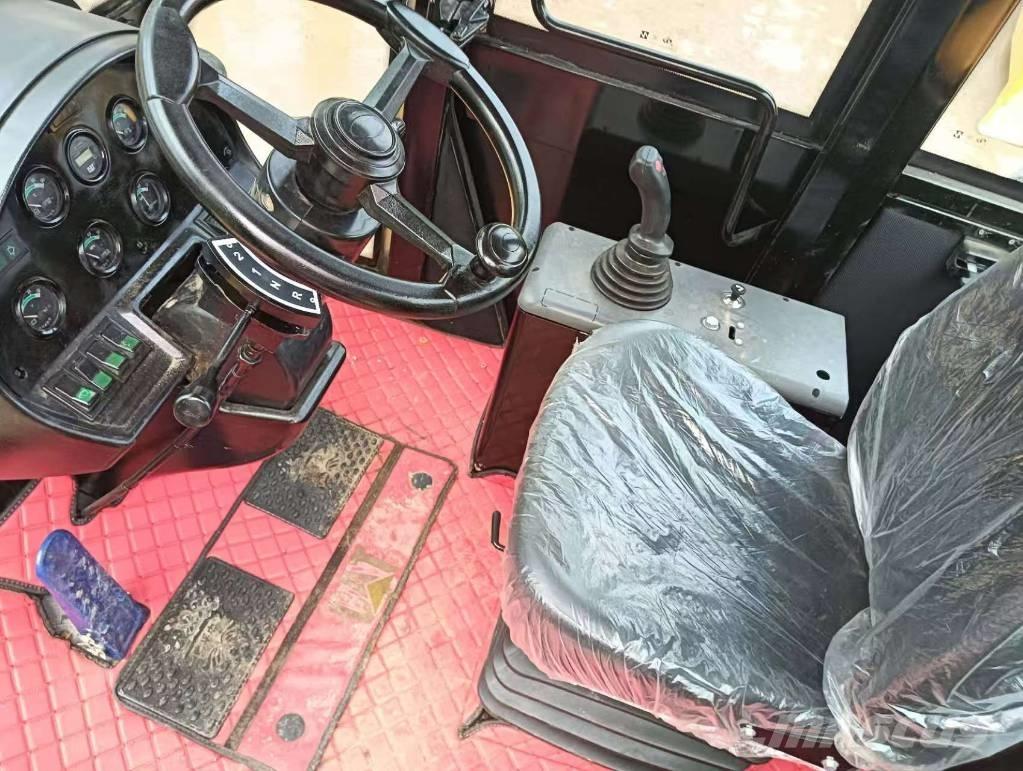 CAT 966 H Kolesové nakladače