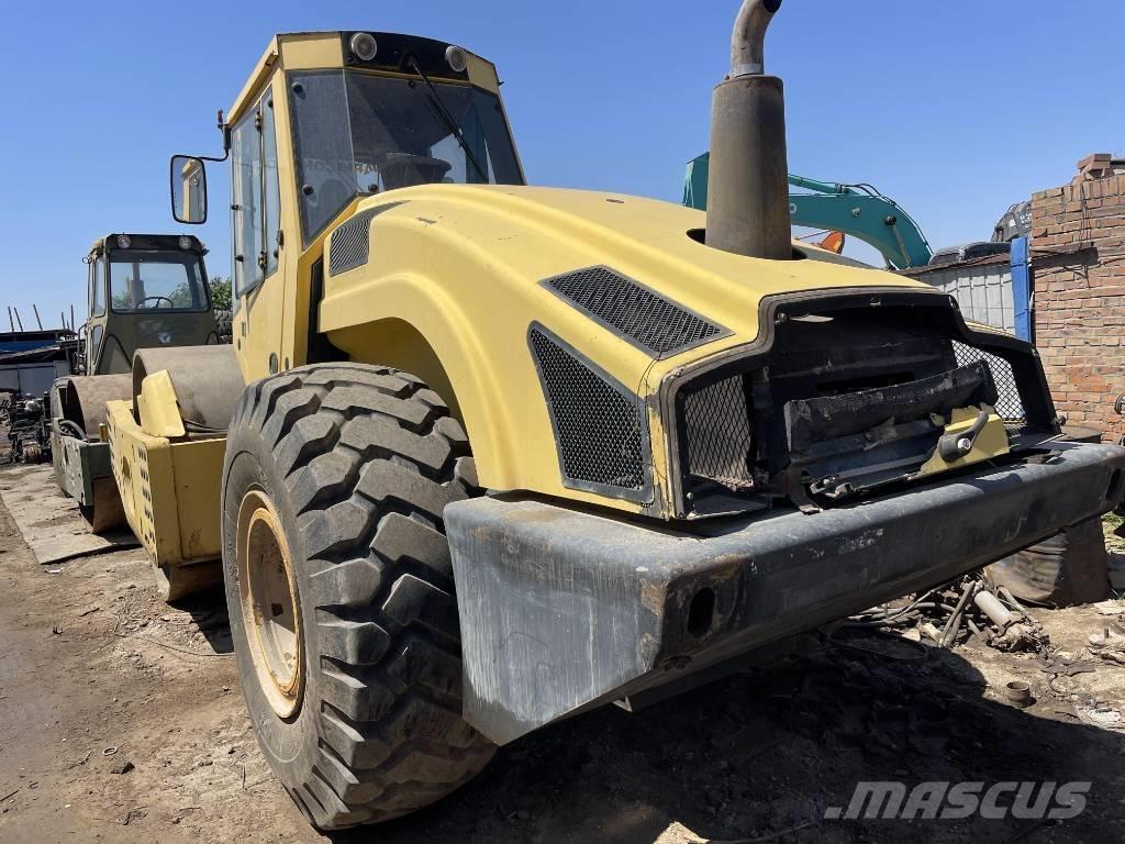 Bomag 226-4 Ťahačové valce