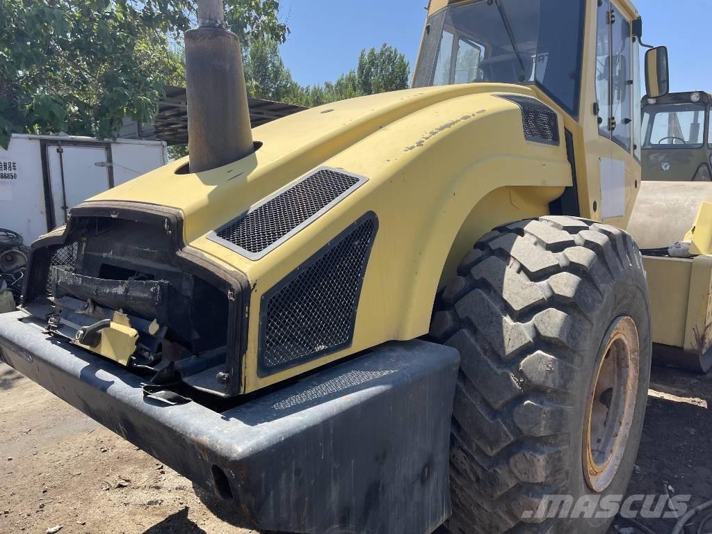 Bomag 226-4 Ťahačové valce
