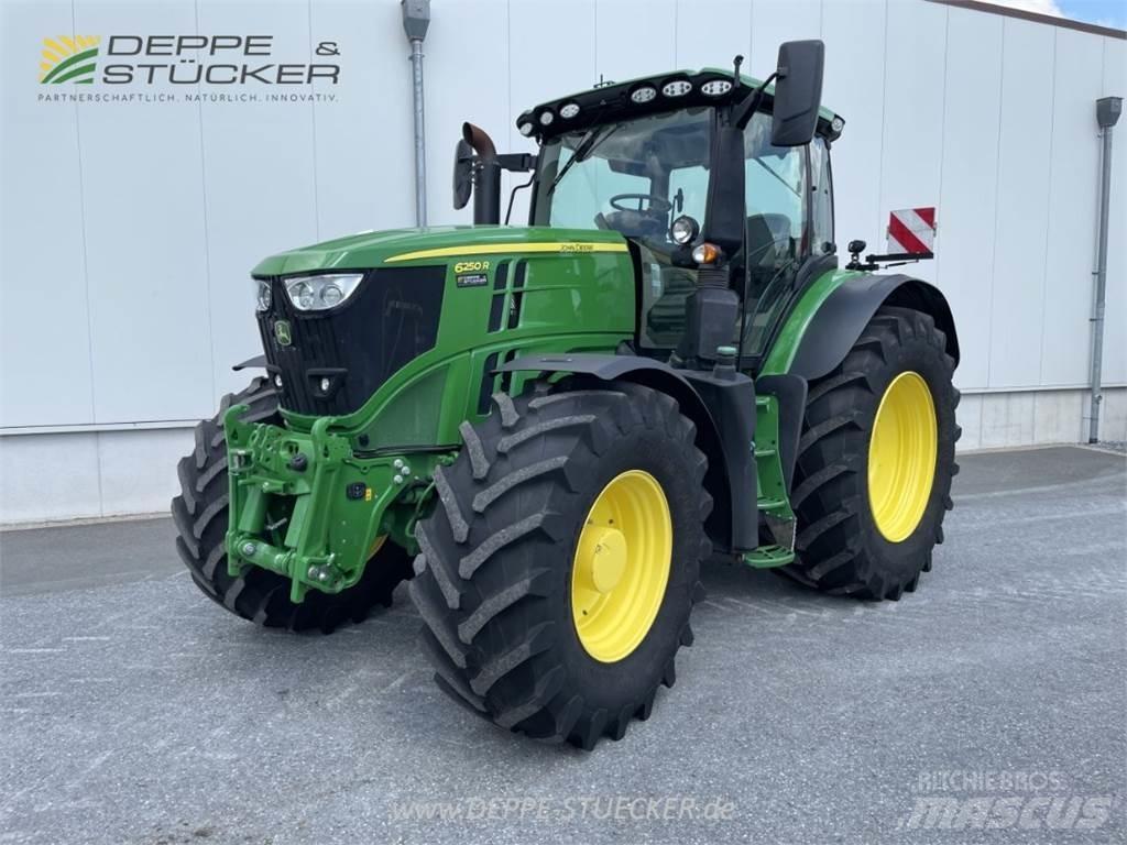 John Deere 6250R Traktory