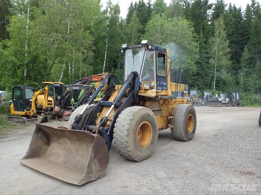 Komatsu WA 250-1 Kolesové nakladače