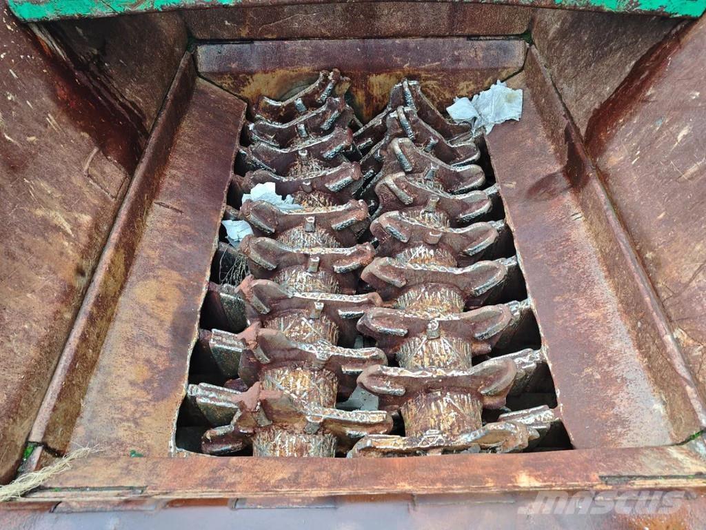 Haas 700x2000 Drviče odpadu