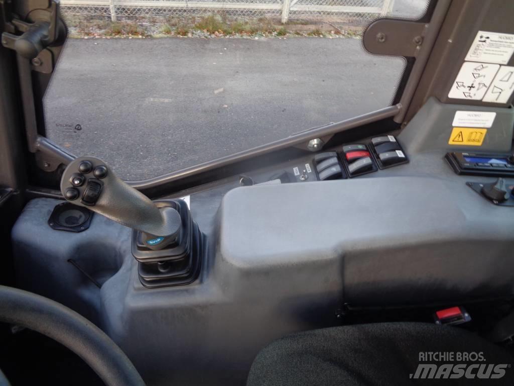 Mecalac AX850 V Kolesové nakladače