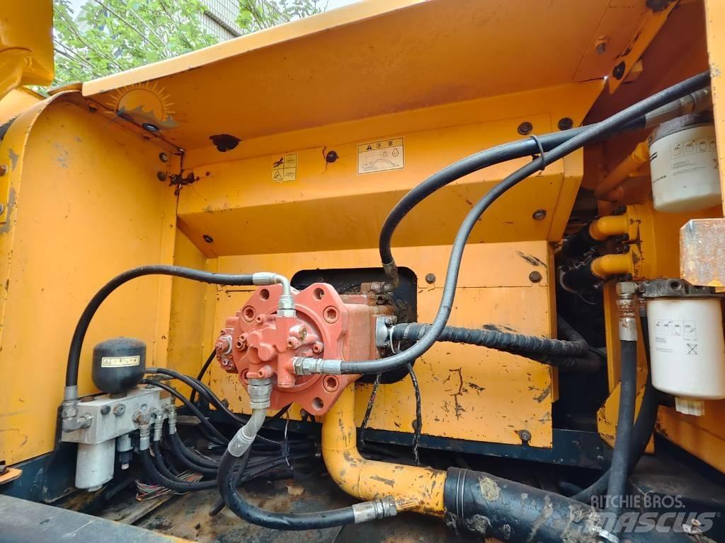 Hyundai R 300 LC-9S Pásové rýpadlá