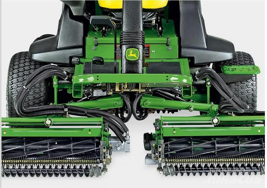 John Deere 2500 A Kosačky greenov