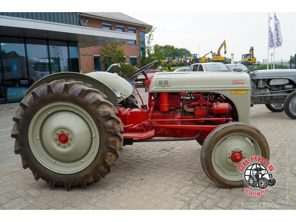 Ford Dearborn Traktory
