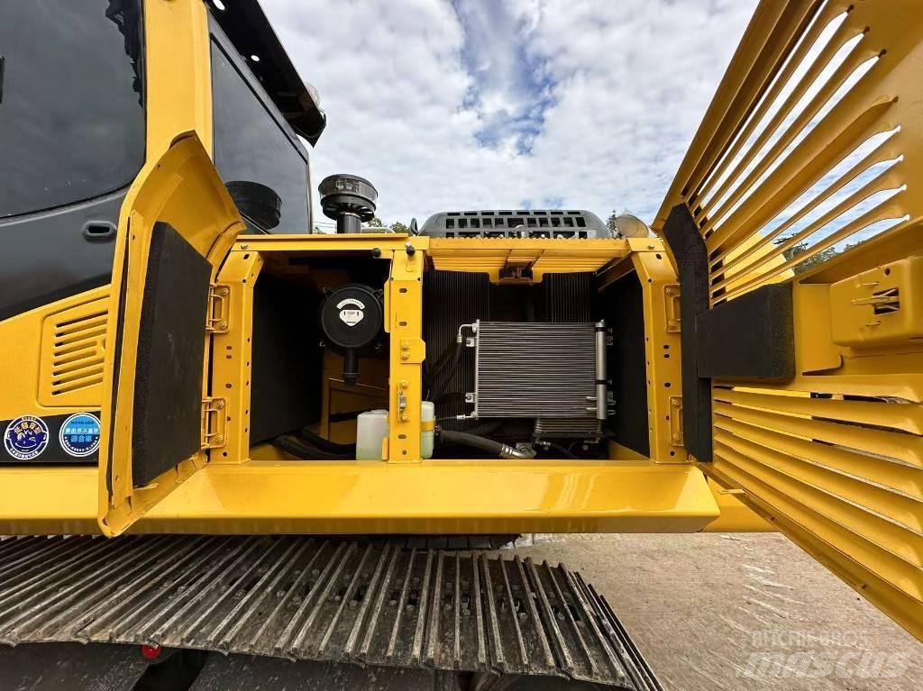 Komatsu PC 220 Pásové rýpadlá