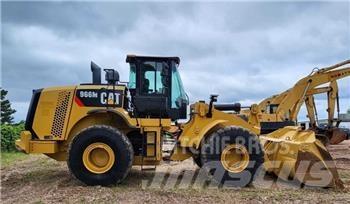 CAT 966M Kolesové nakladače