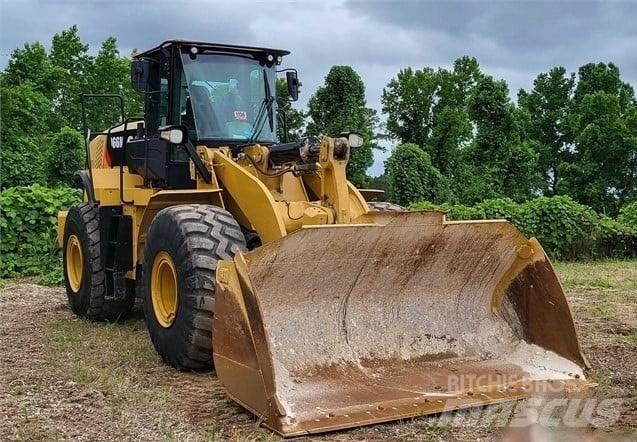 CAT 966M Kolesové nakladače