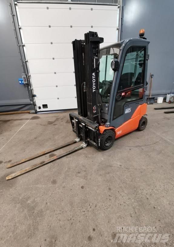 Toyota 8FBMK20T Akumulátorové vozíky
