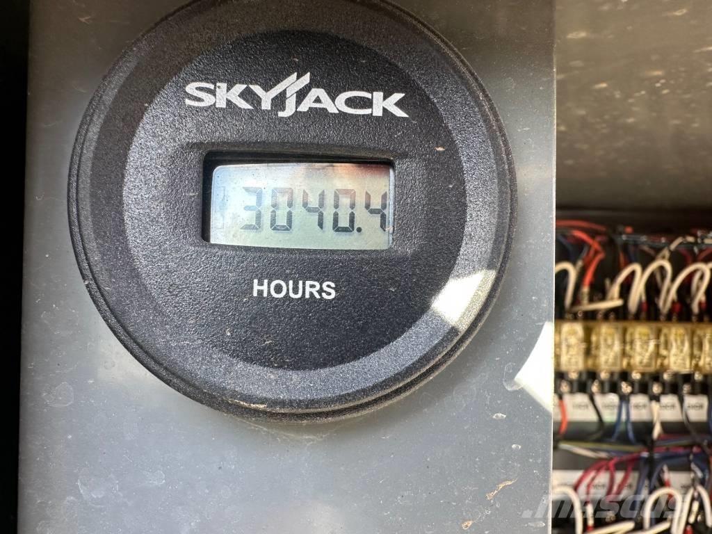 SkyJack SJ 8841 RT Nožnicové zdvíhacie plošiny