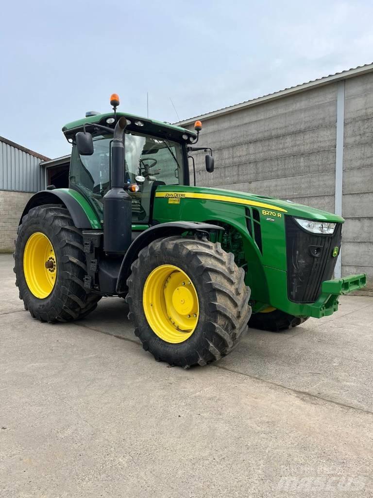 John Deere 8270 R Traktory