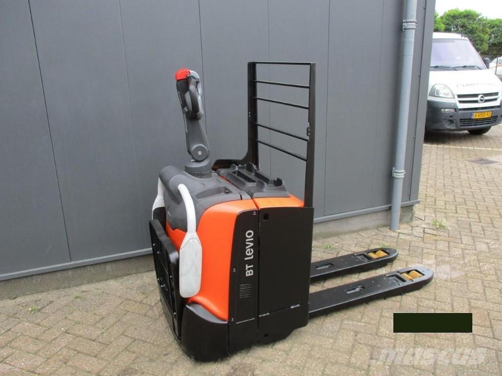 Toyota LPE200 Nízkozdvižný vozík s plošinou