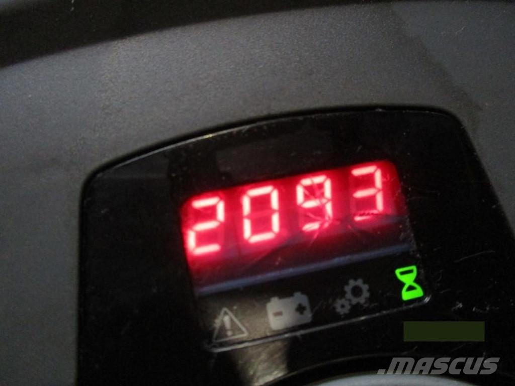 Toyota LPE200 Nízkozdvižný vozík s plošinou