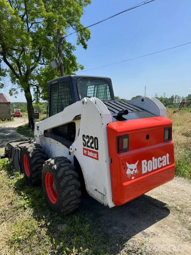 Bobcat S 220 Šmykom riadené nakladače