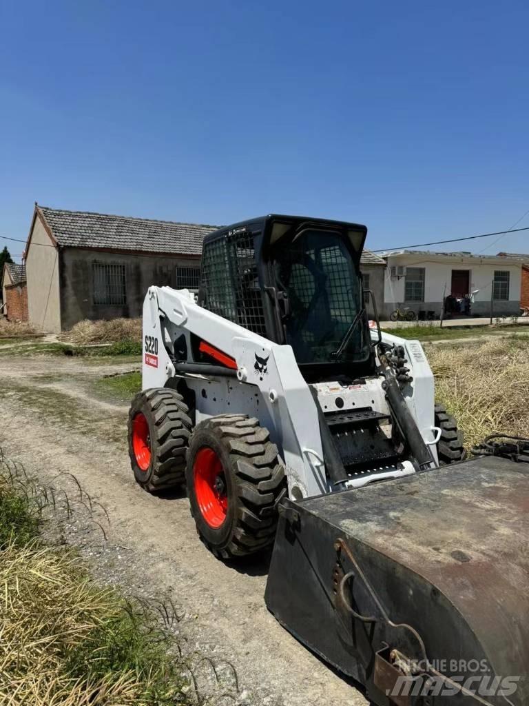Bobcat S 220 Šmykom riadené nakladače