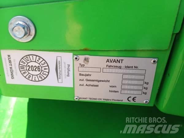 Avant 528 Šmykom riadené nakladače
