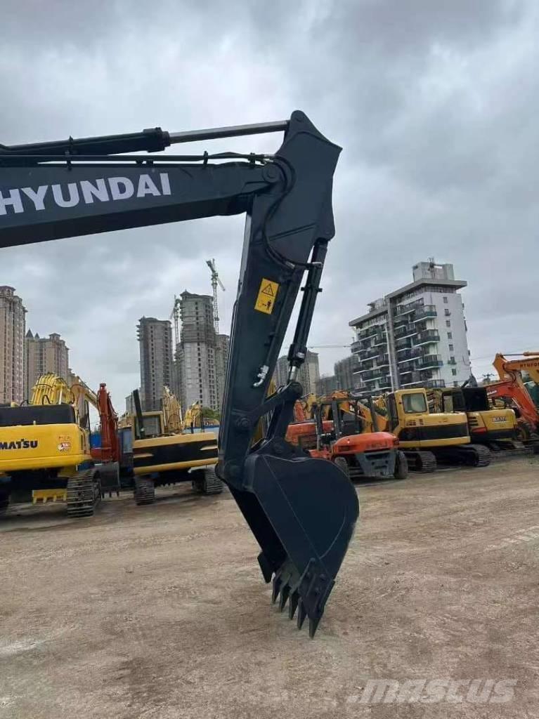 Hyundai 225LC-9T Pásové rýpadlá