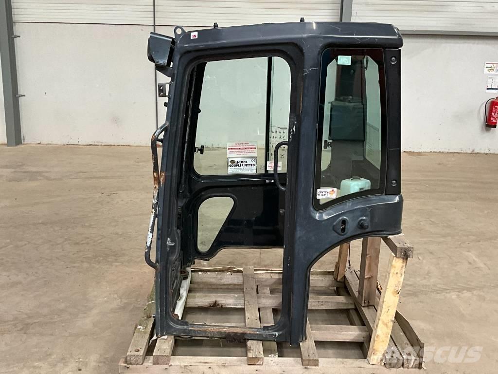 Kubota U 48-4 / U 55-4 Kabíny a interiér