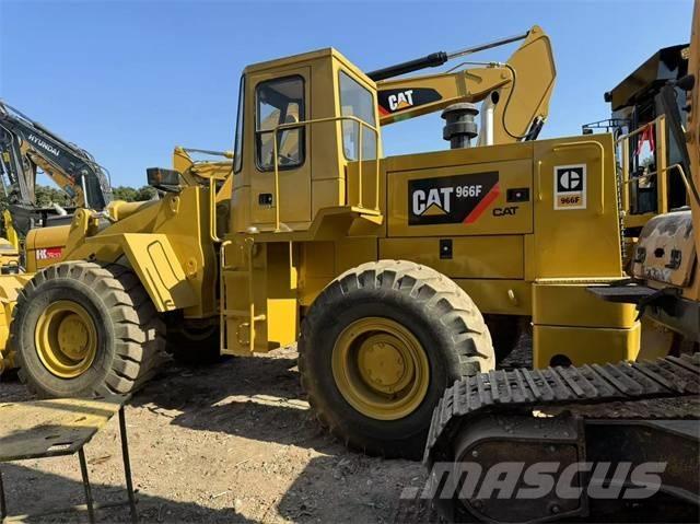 CAT 966 F Kolesové nakladače