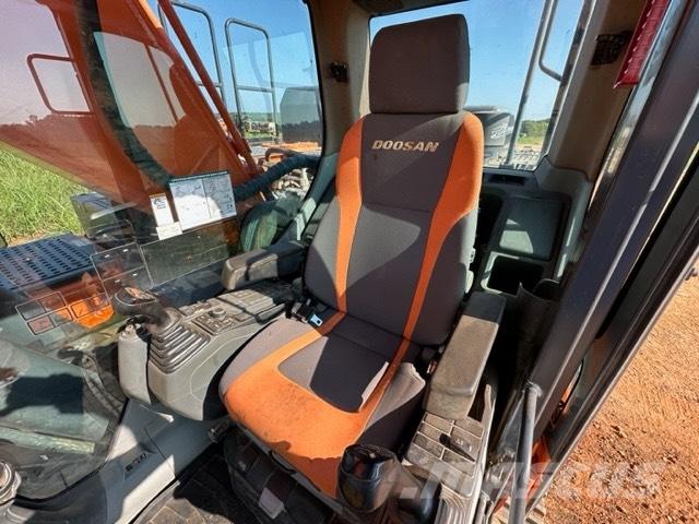 Doosan DX 350 LC-5 Pásové rýpadlá