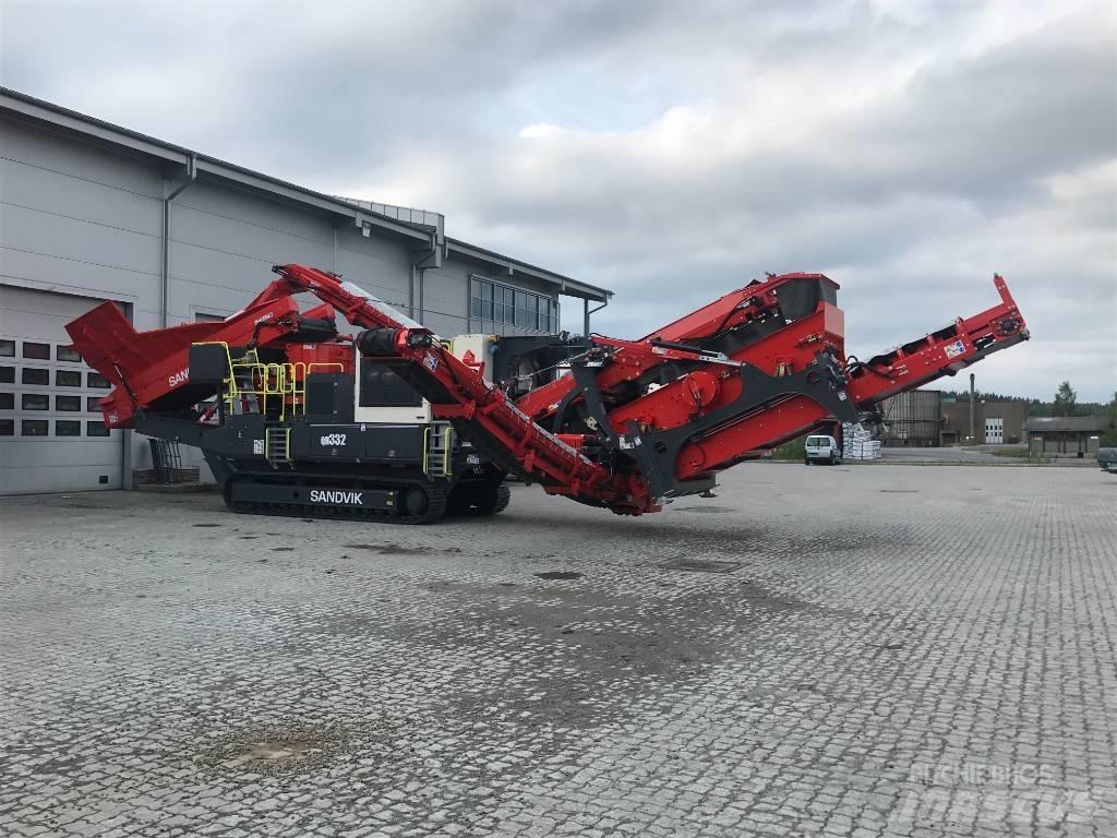 Sandvik QH 332 DDHS Mobilné drviče