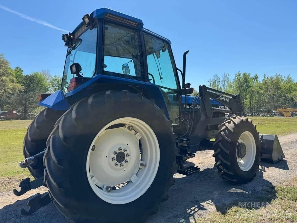 New Holland 8340 Traktory