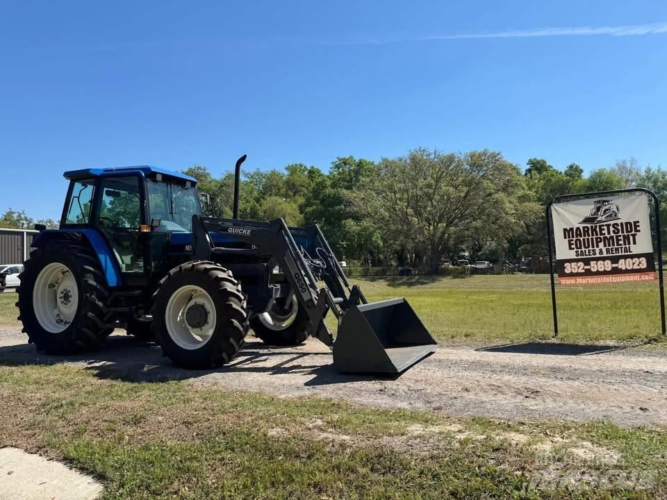 New Holland 8340 Traktory