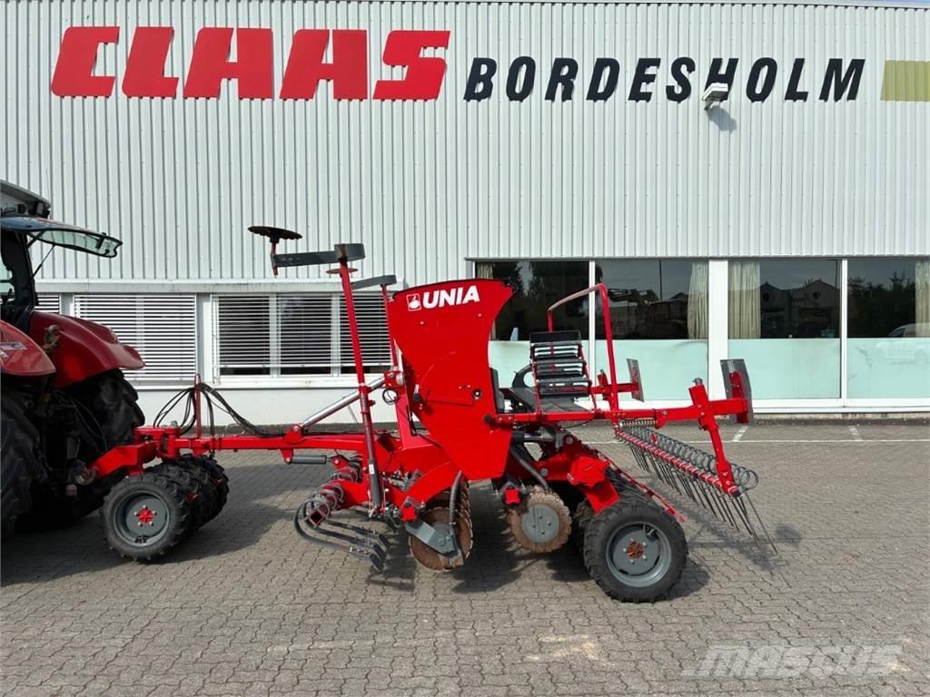 Unia Amber 900/3 Mechanické sejačky