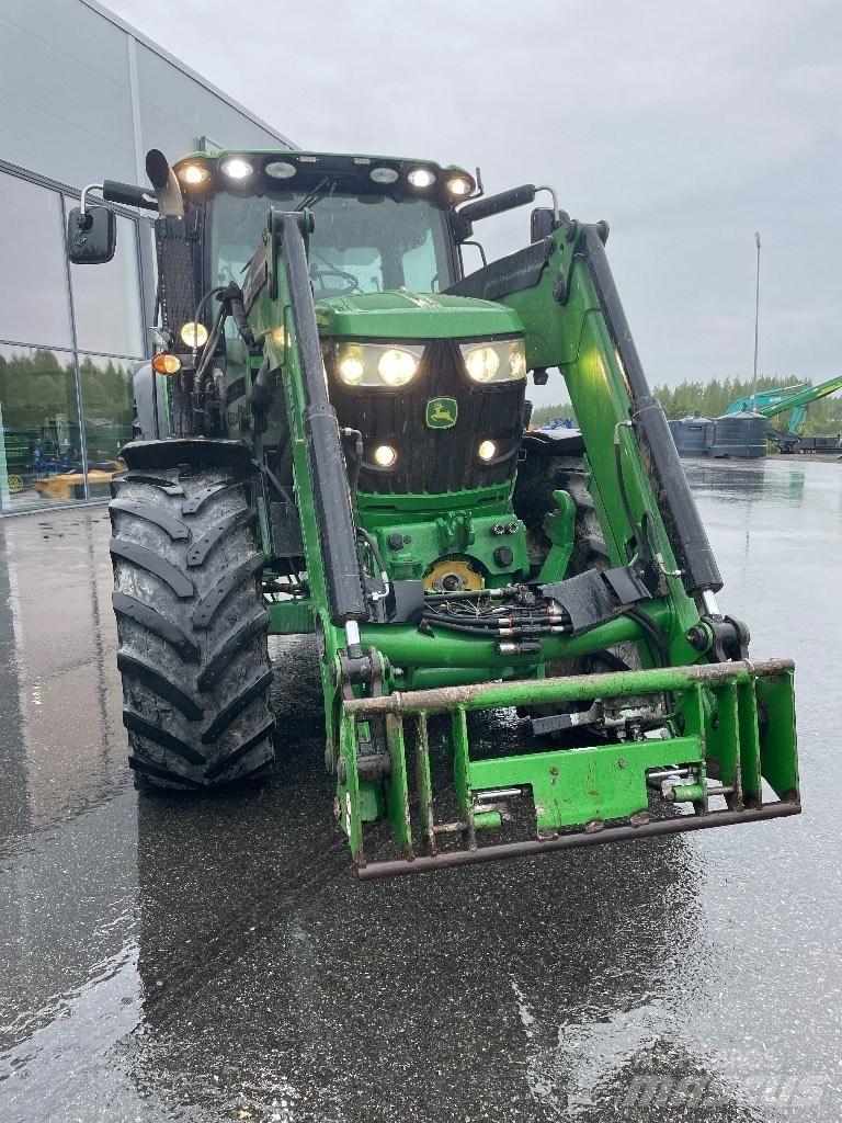 John Deere 6140R Traktory