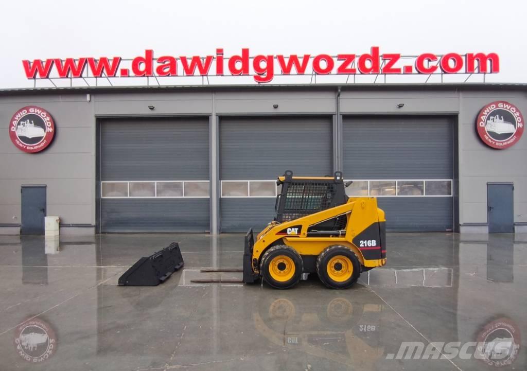 CAT 216 B Mininakladače